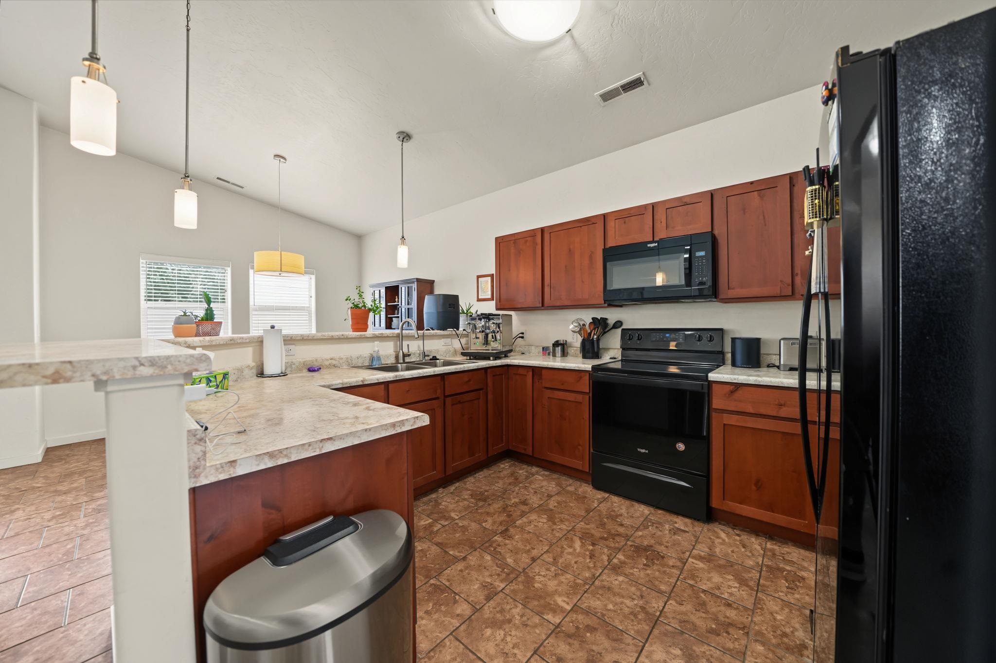 390 Blue River Drive Property Photo 10
