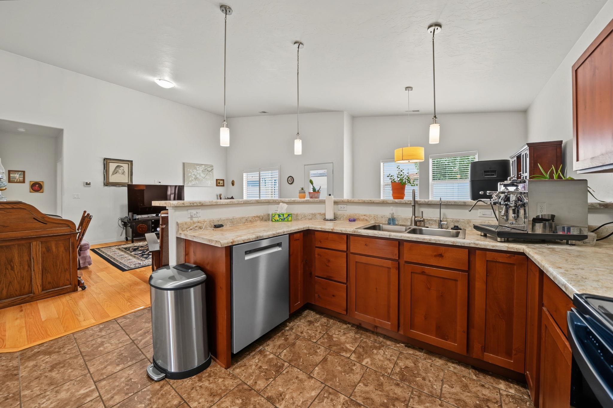 390 Blue River Drive Property Photo 11