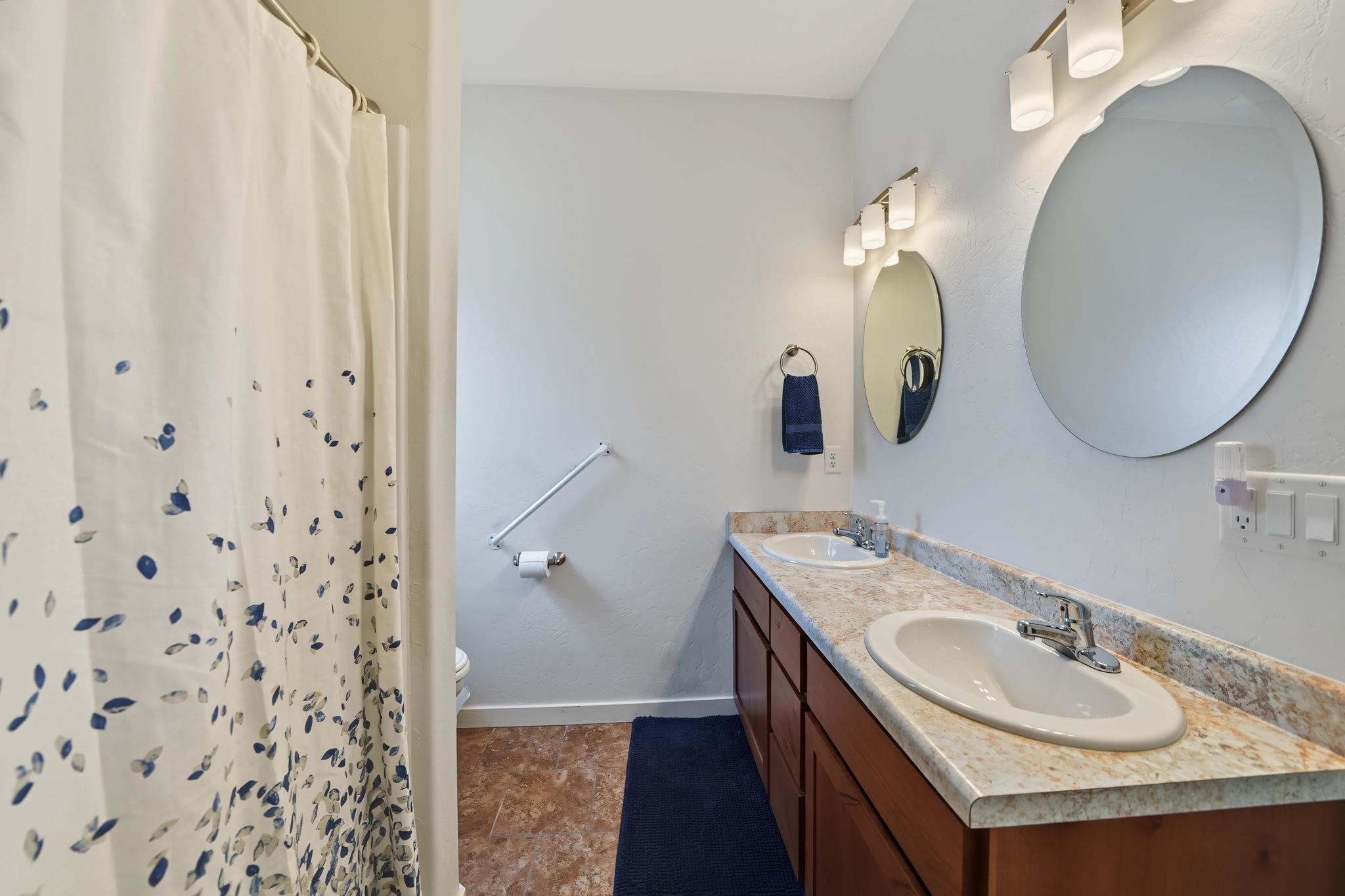 390 Blue River Drive Property Photo 15
