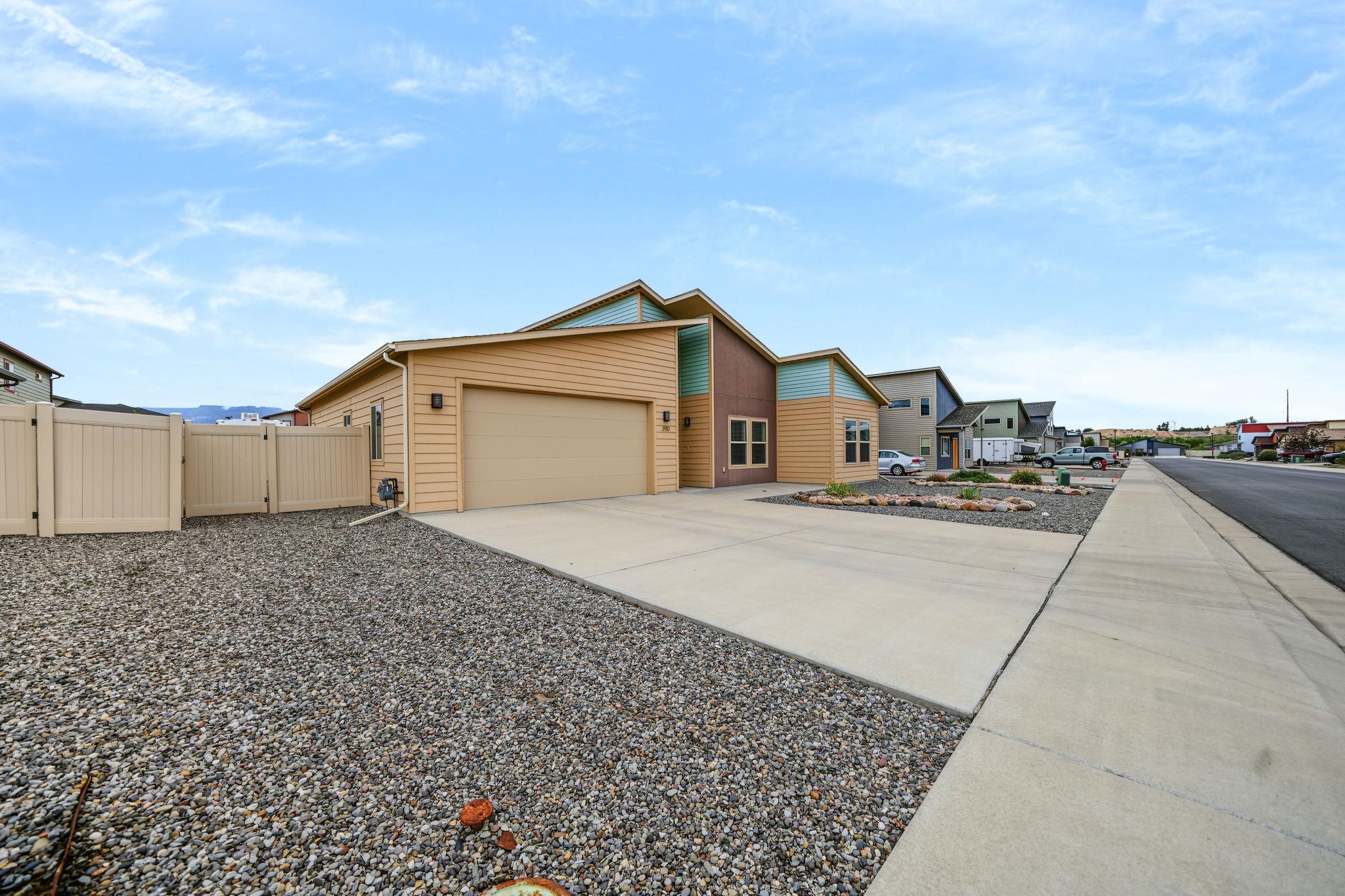 390 Blue River Drive Property Photo 28