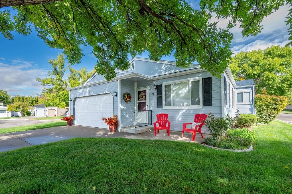 12 Rheims Court Property Photo 4