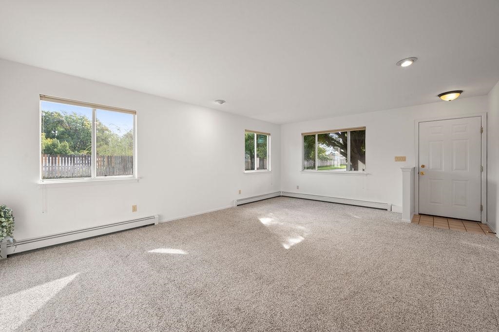 12 Rheims Court Property Photo 8