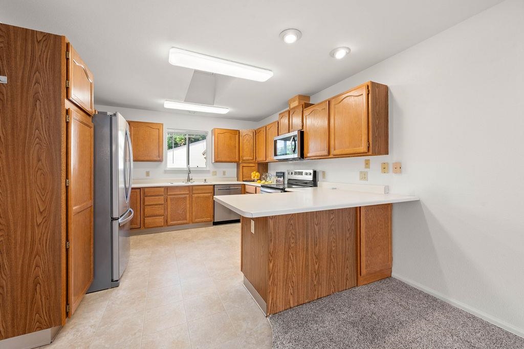 12 Rheims Court Property Photo 16