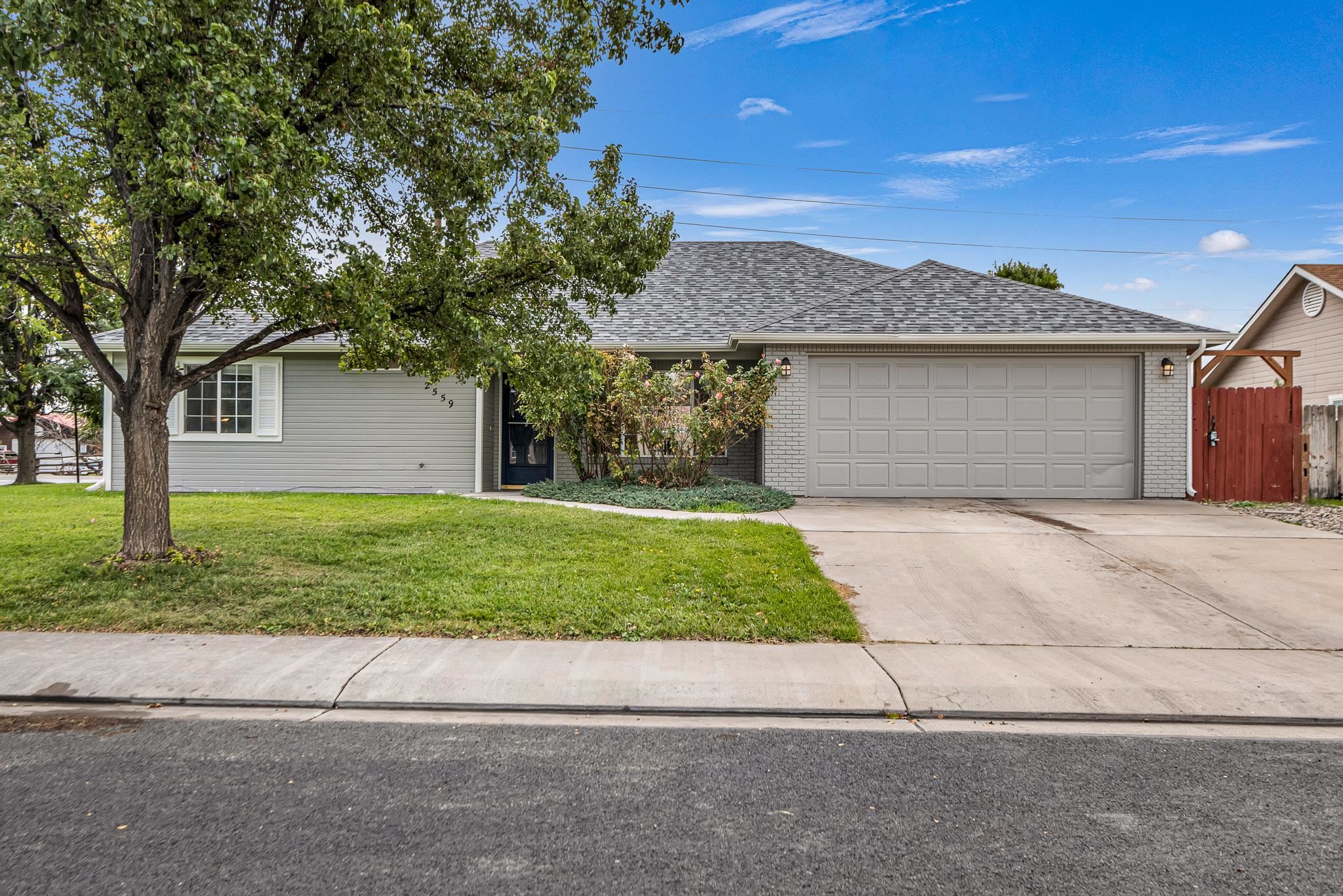 2559 Janece Drive Property Photo 1