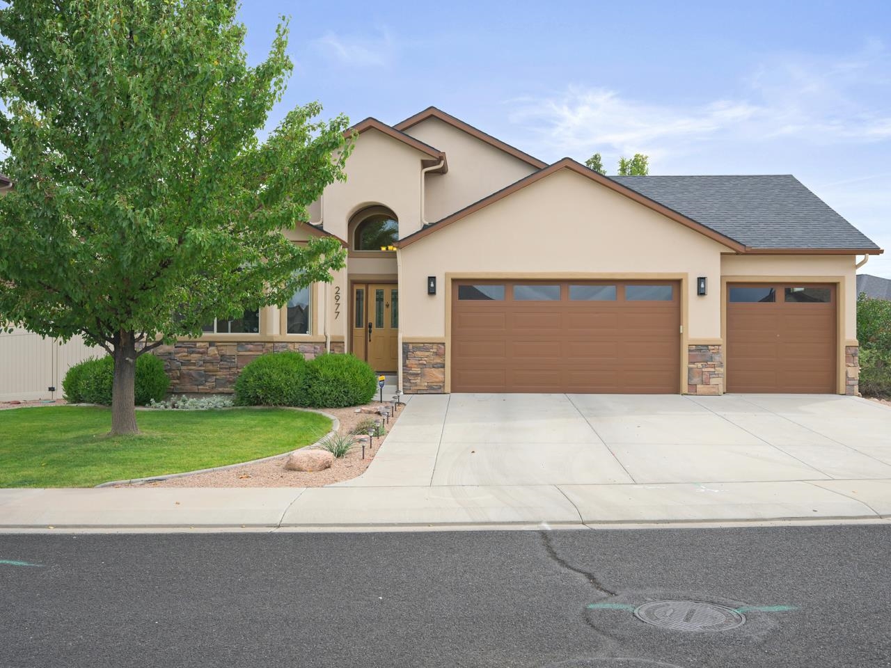 2977 Fairway View Drive Property Photo 1