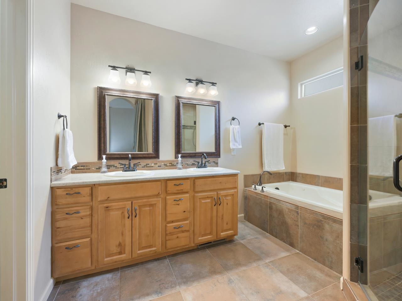 2977 Fairway View Drive Property Photo 18