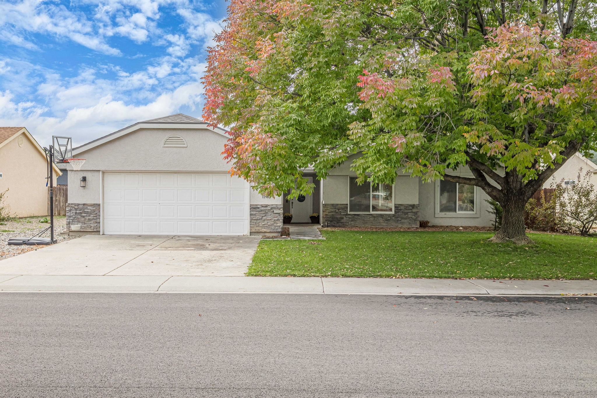 1140 Sunflower Avenue Property Photo 1