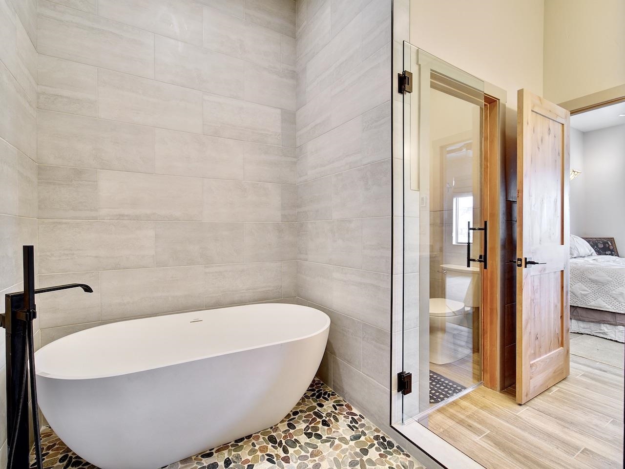 2019 I Road Property Photo 14