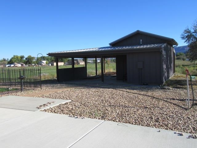 2019 I Road Property Photo 35