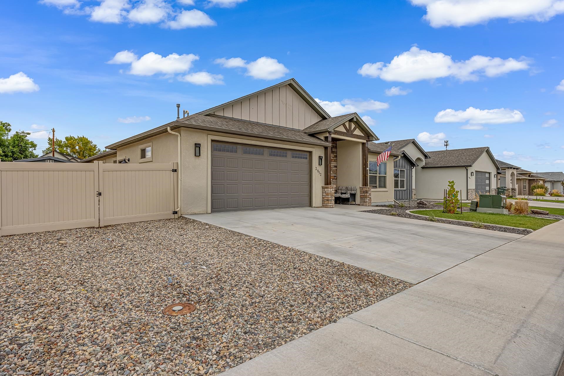2952 Heron Drive Property Photo 3