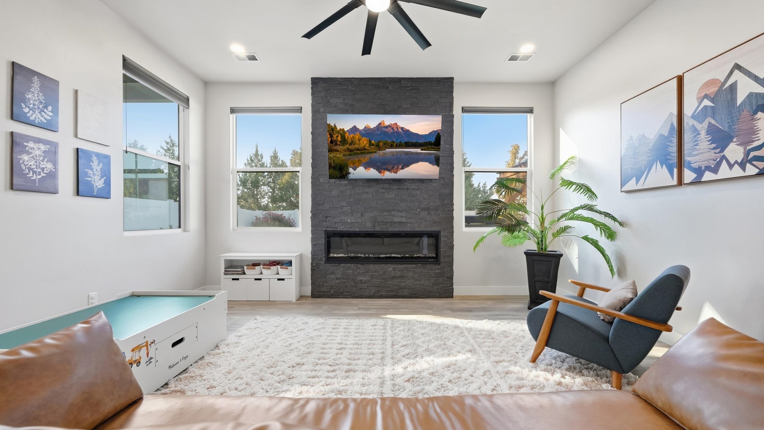 2457 Garden Road Property Photo 4