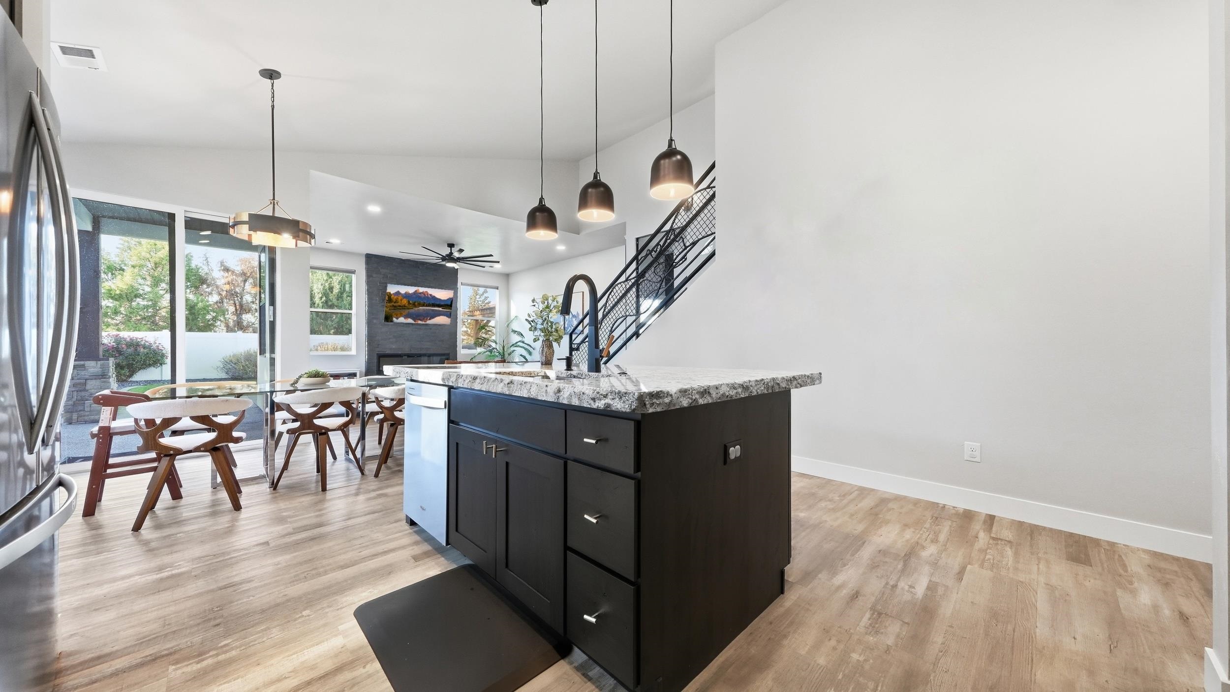 2457 Garden Road Property Photo 8