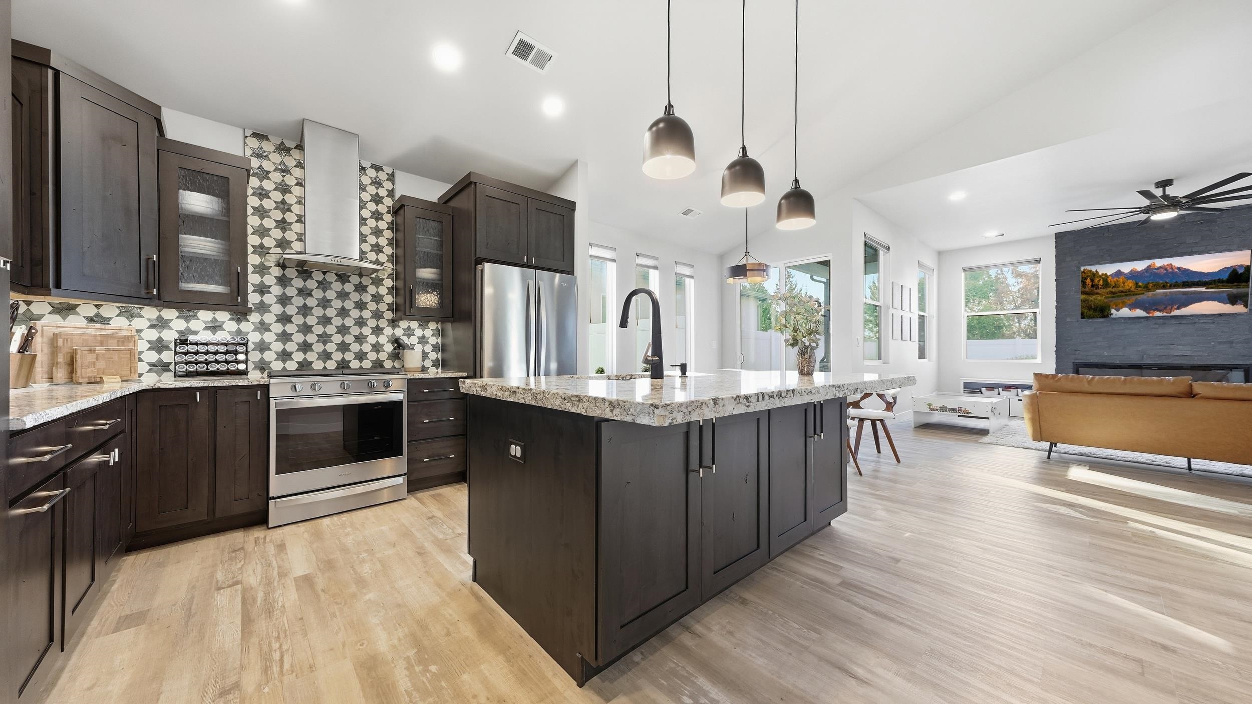 2457 Garden Road Property Photo 10