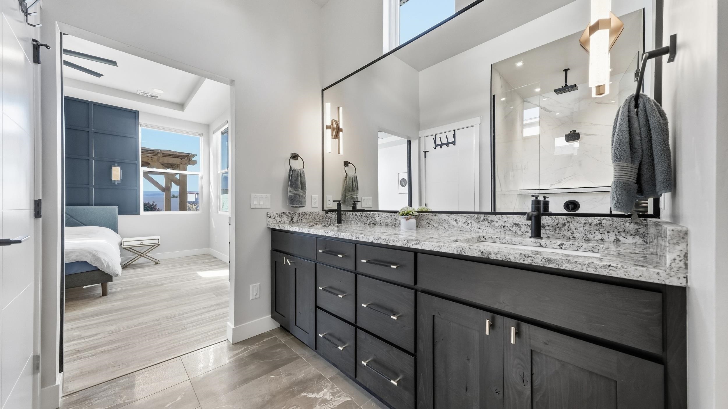 2457 Garden Road Property Photo 15