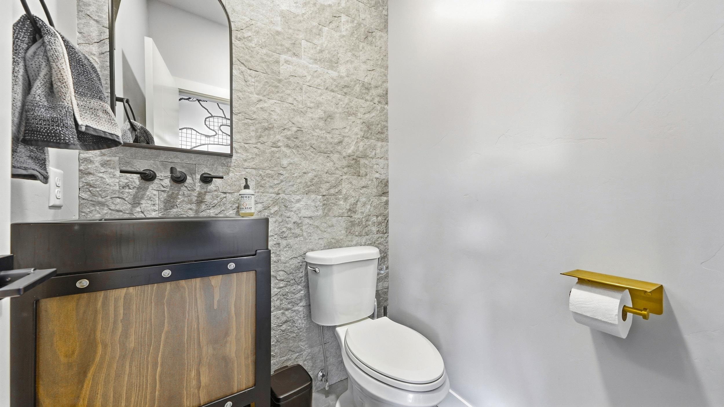 2457 Garden Road Property Photo 18