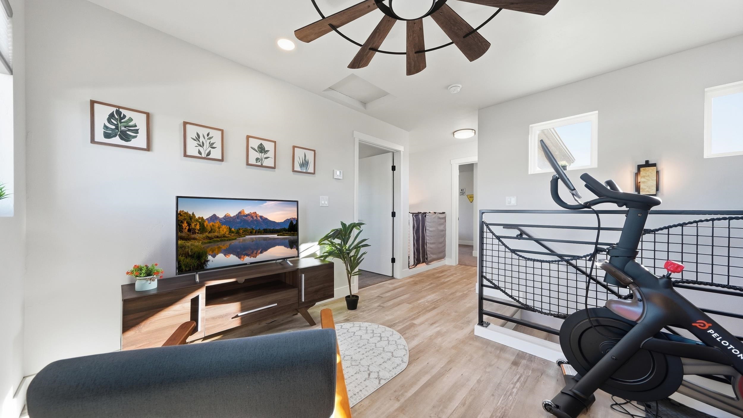 2457 Garden Road Property Photo 20