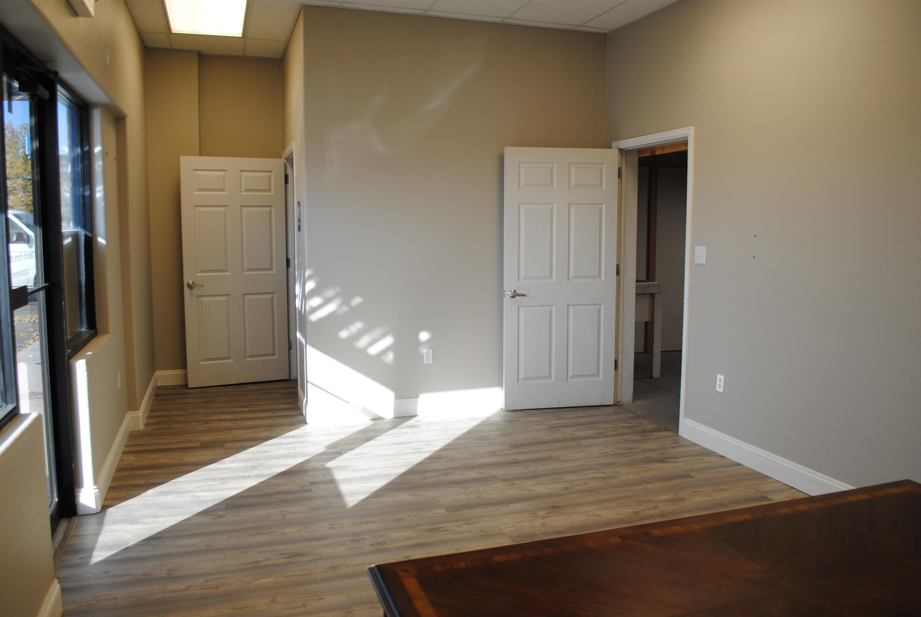 806 North Crest Drive Property Photo 6