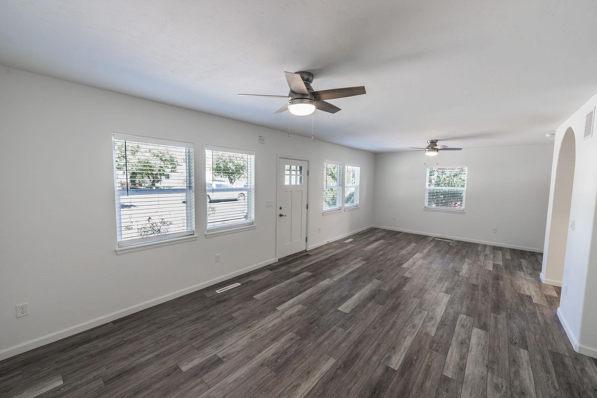 1137 Gunnison Avenue Property Photo 3