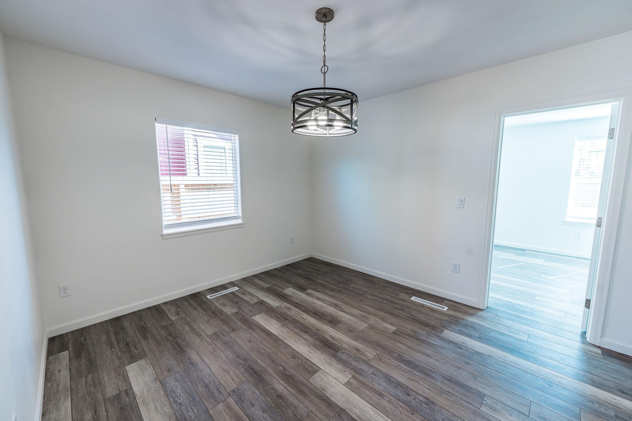 1137 Gunnison Avenue Property Photo 4