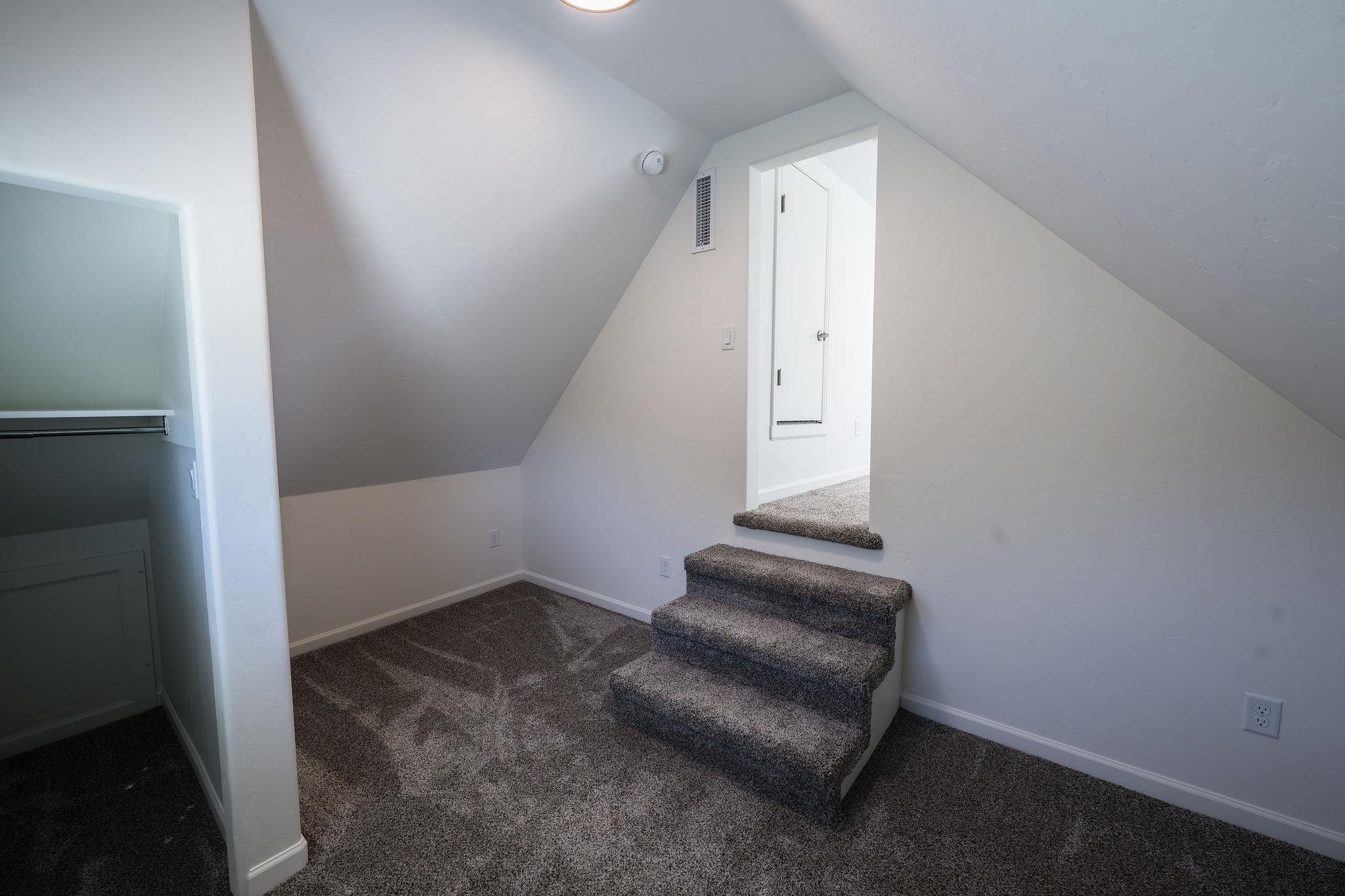 1137 Gunnison Avenue Property Photo 12