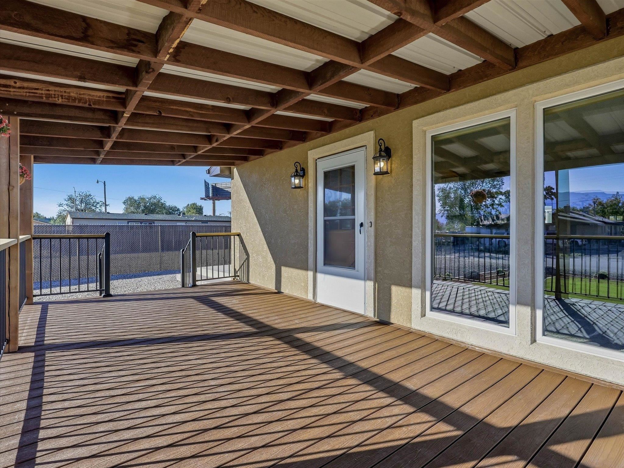 605 Holland Street Property Photo 4