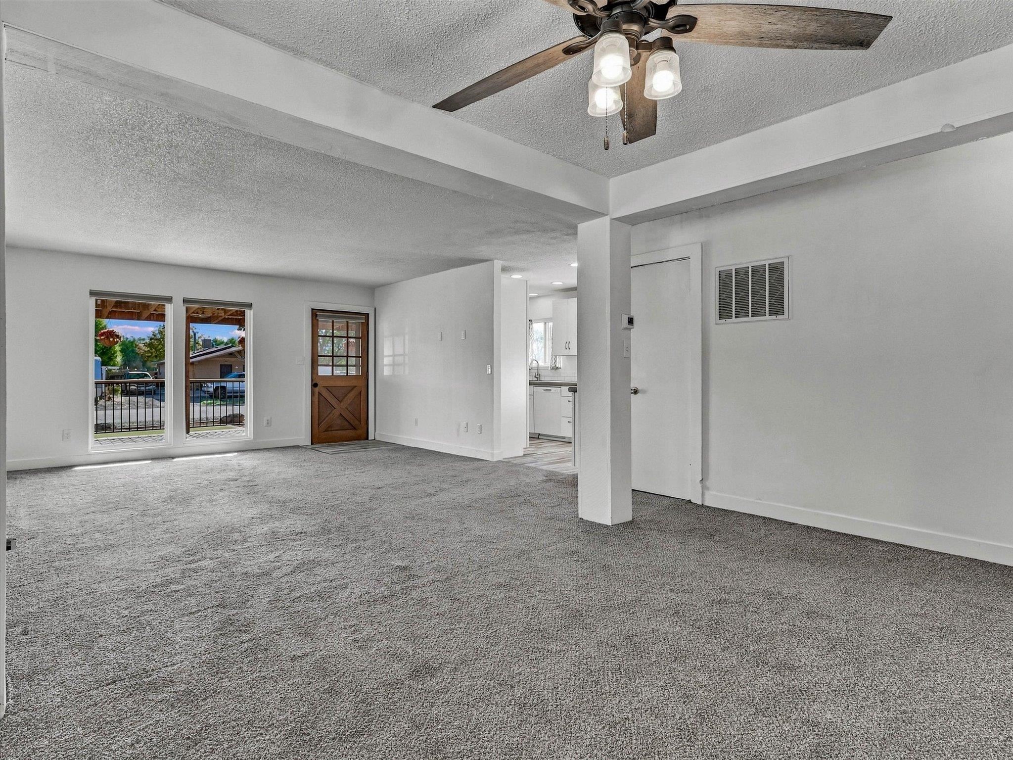 605 Holland Street Property Photo 8