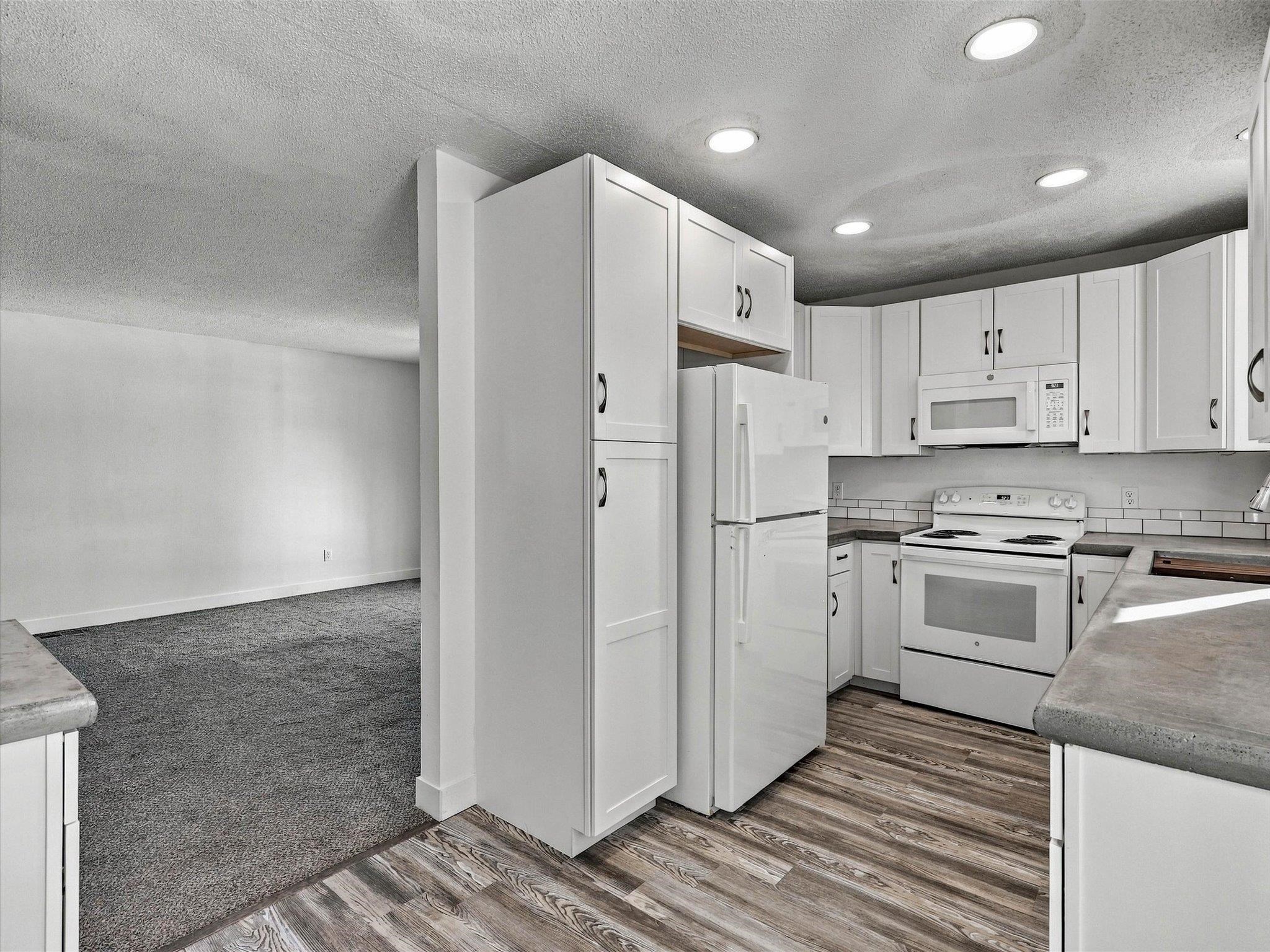 605 Holland Street Property Photo 12