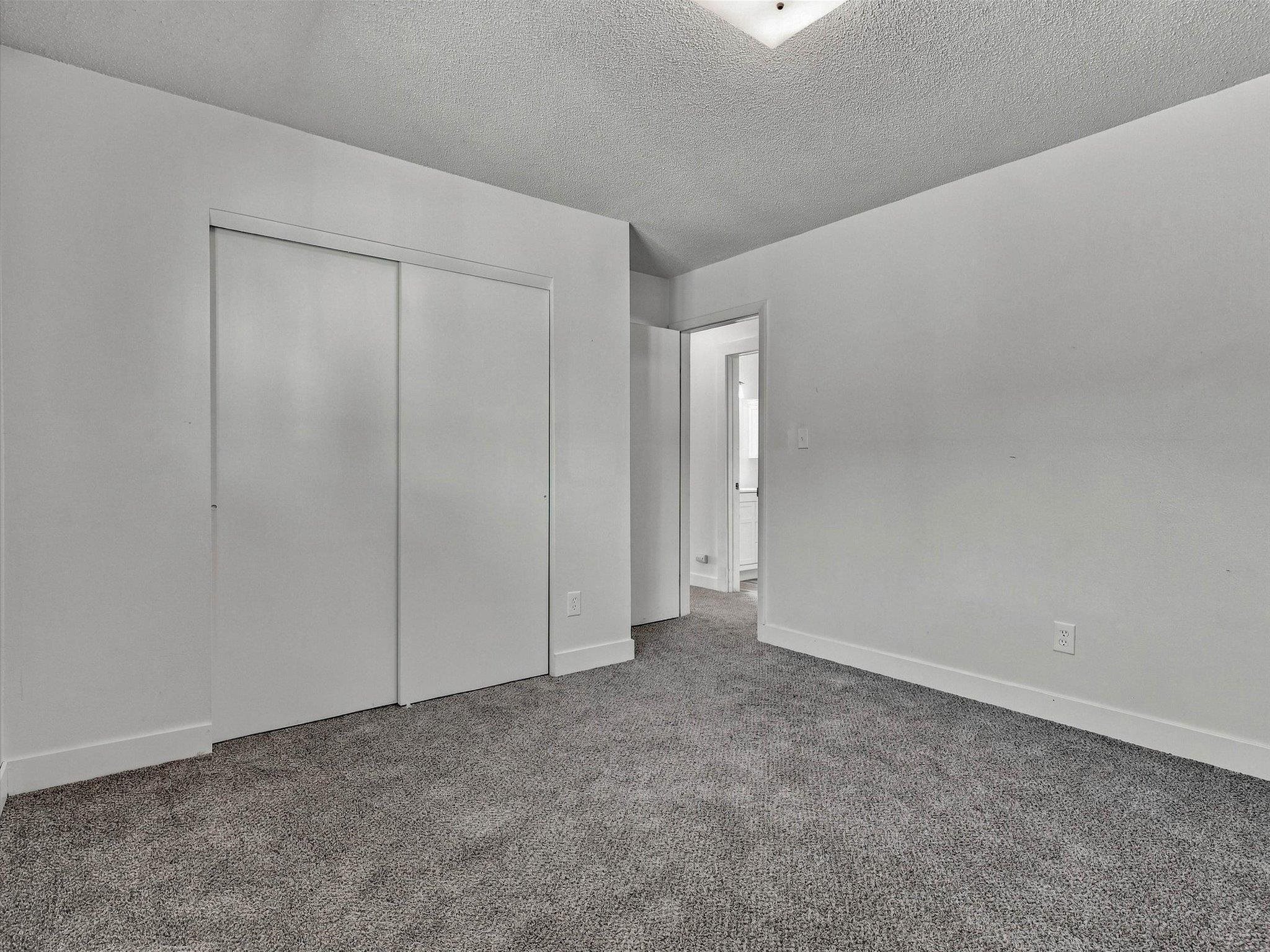 605 Holland Street Property Photo 17
