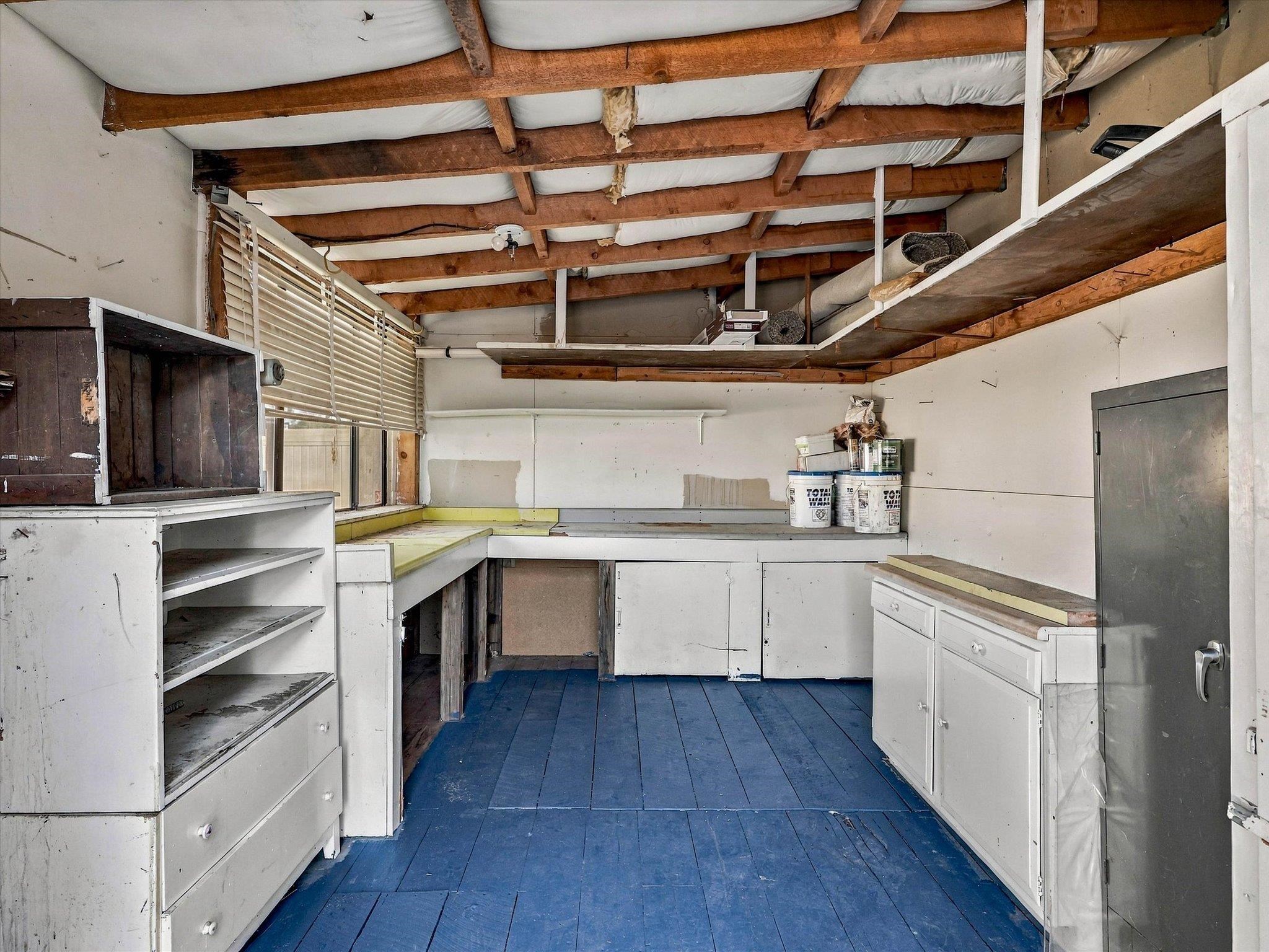 605 Holland Street Property Photo 22