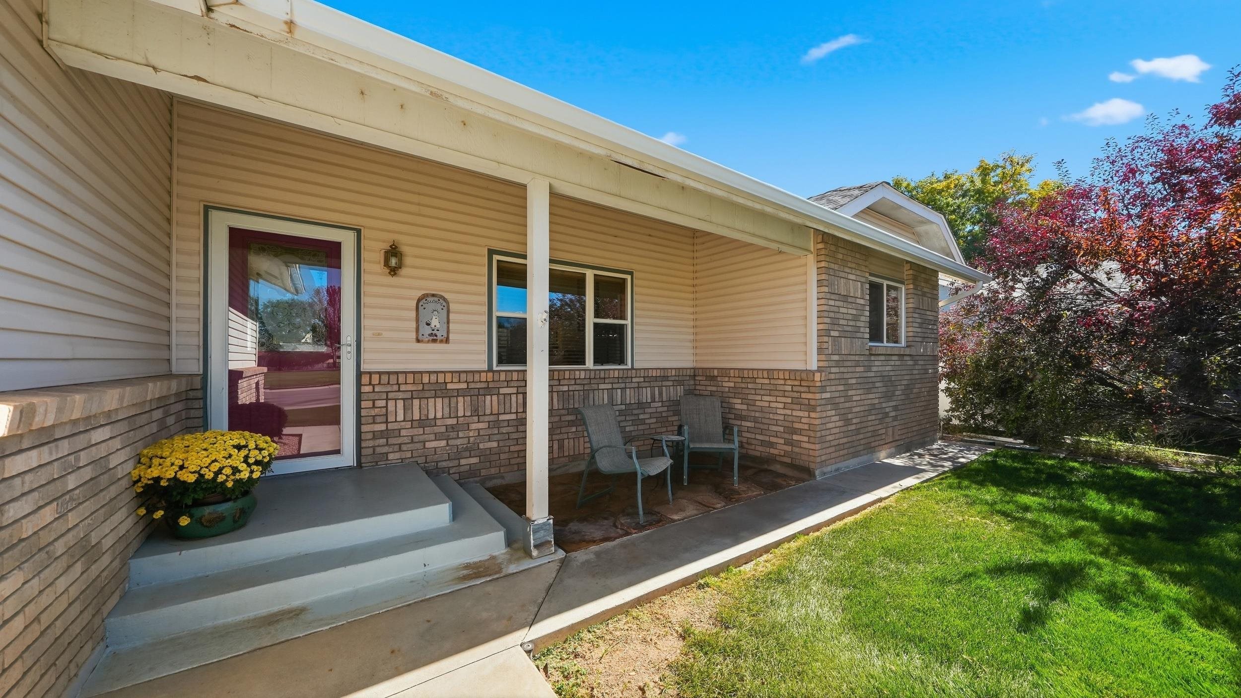 686 Pear Drive Property Photo 3