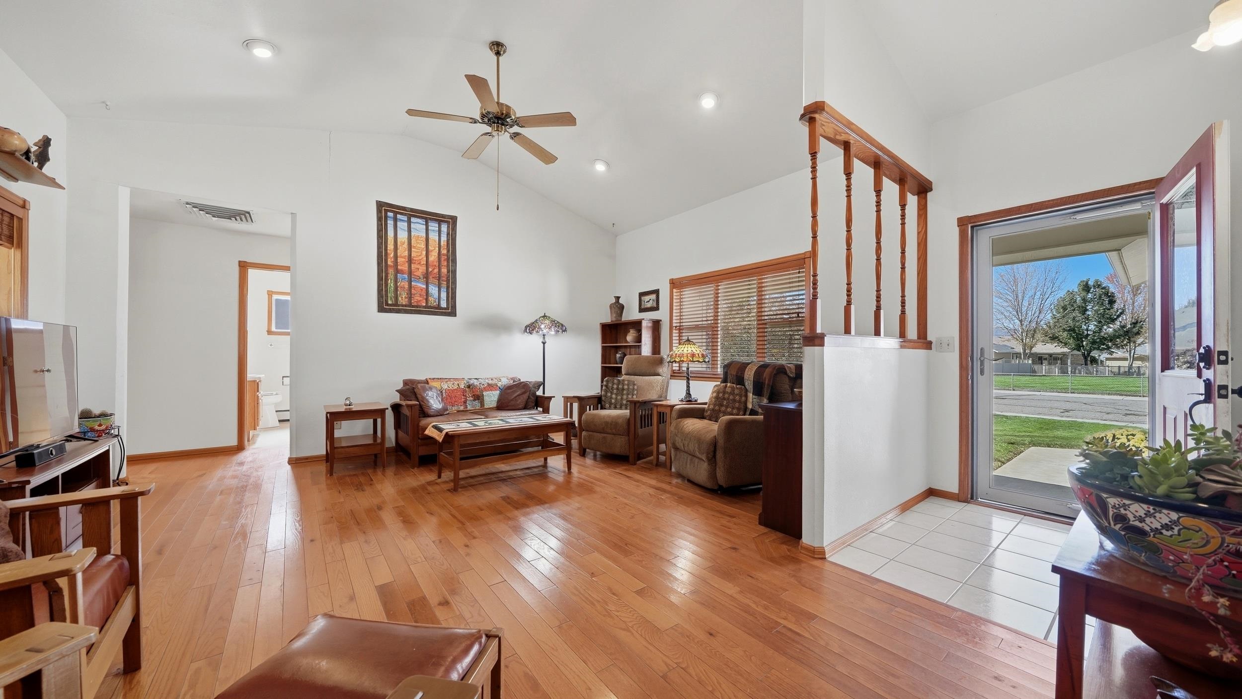 686 Pear Drive Property Photo 4