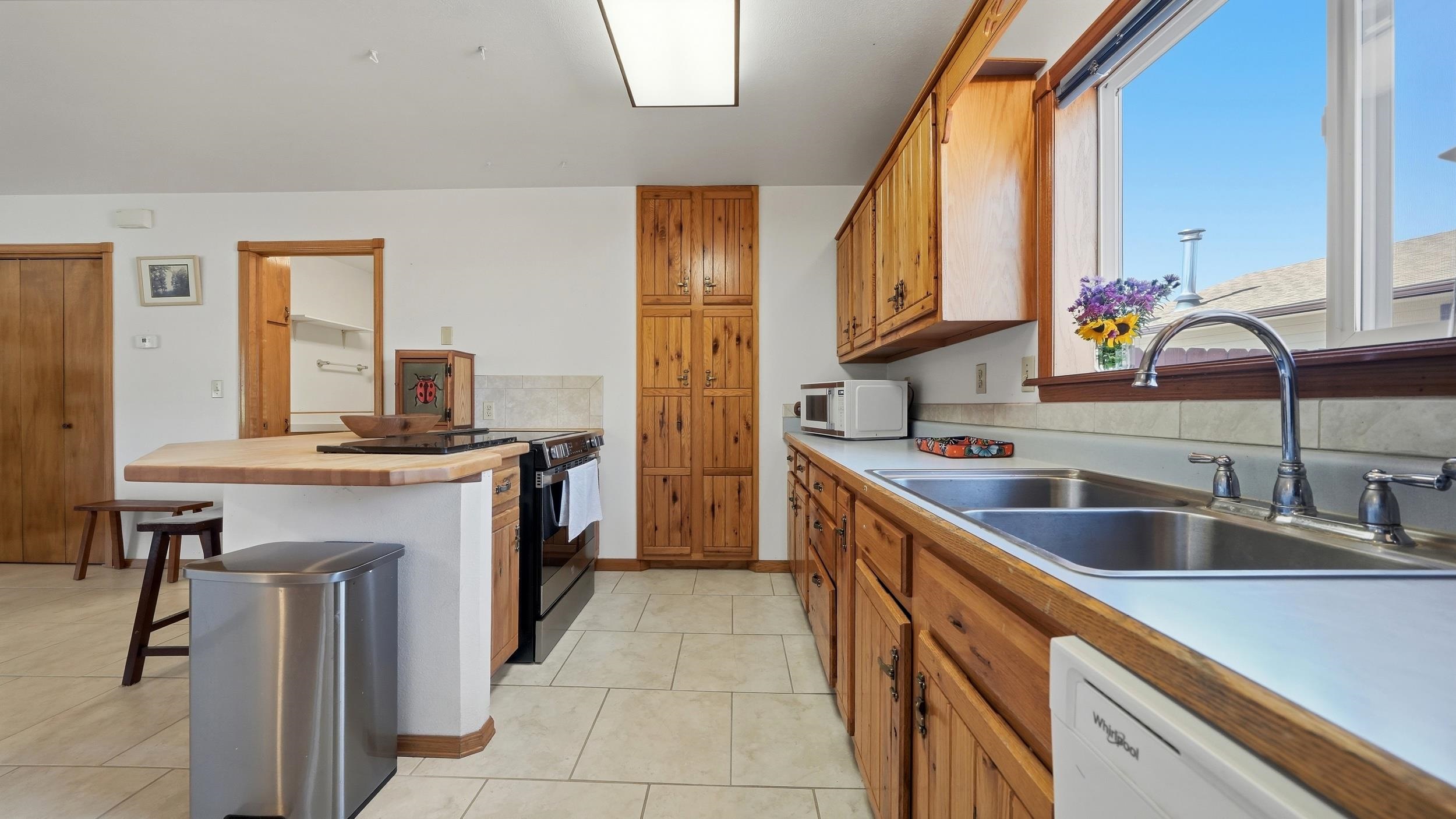 686 Pear Drive Property Photo 13