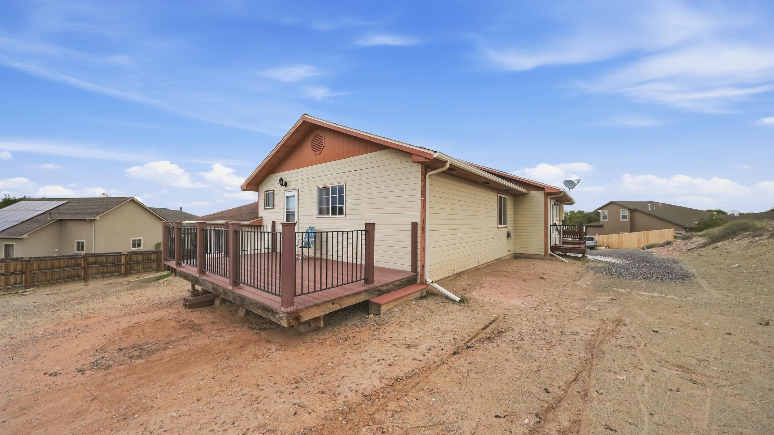 2208 Mudgett Street Property Photo 6