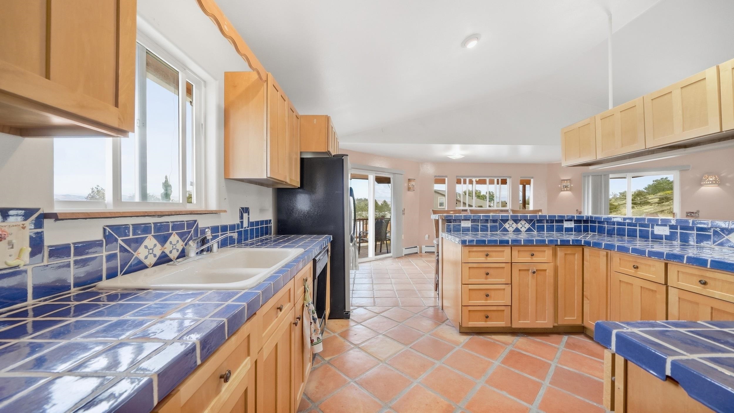 2208 Mudgett Street Property Photo 9