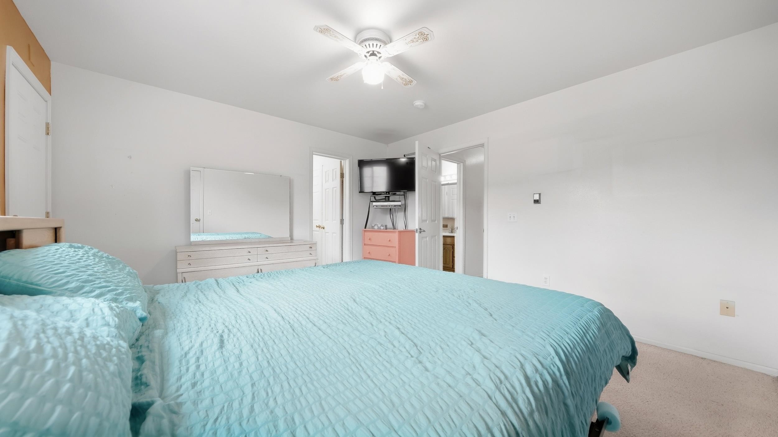 2208 Mudgett Street Property Photo 15