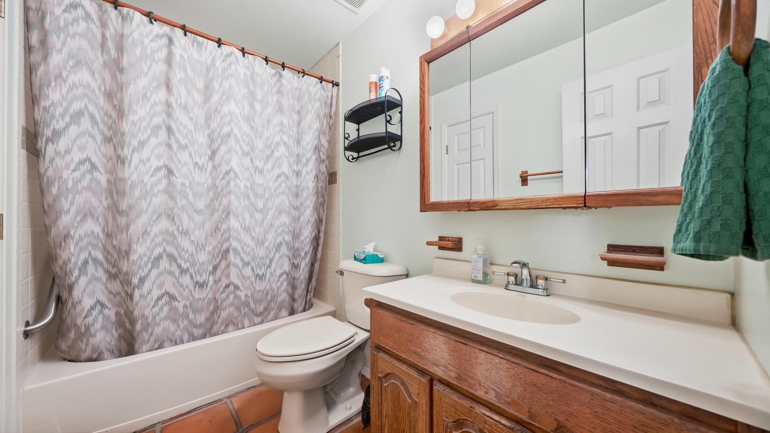 2208 Mudgett Street Property Photo 18