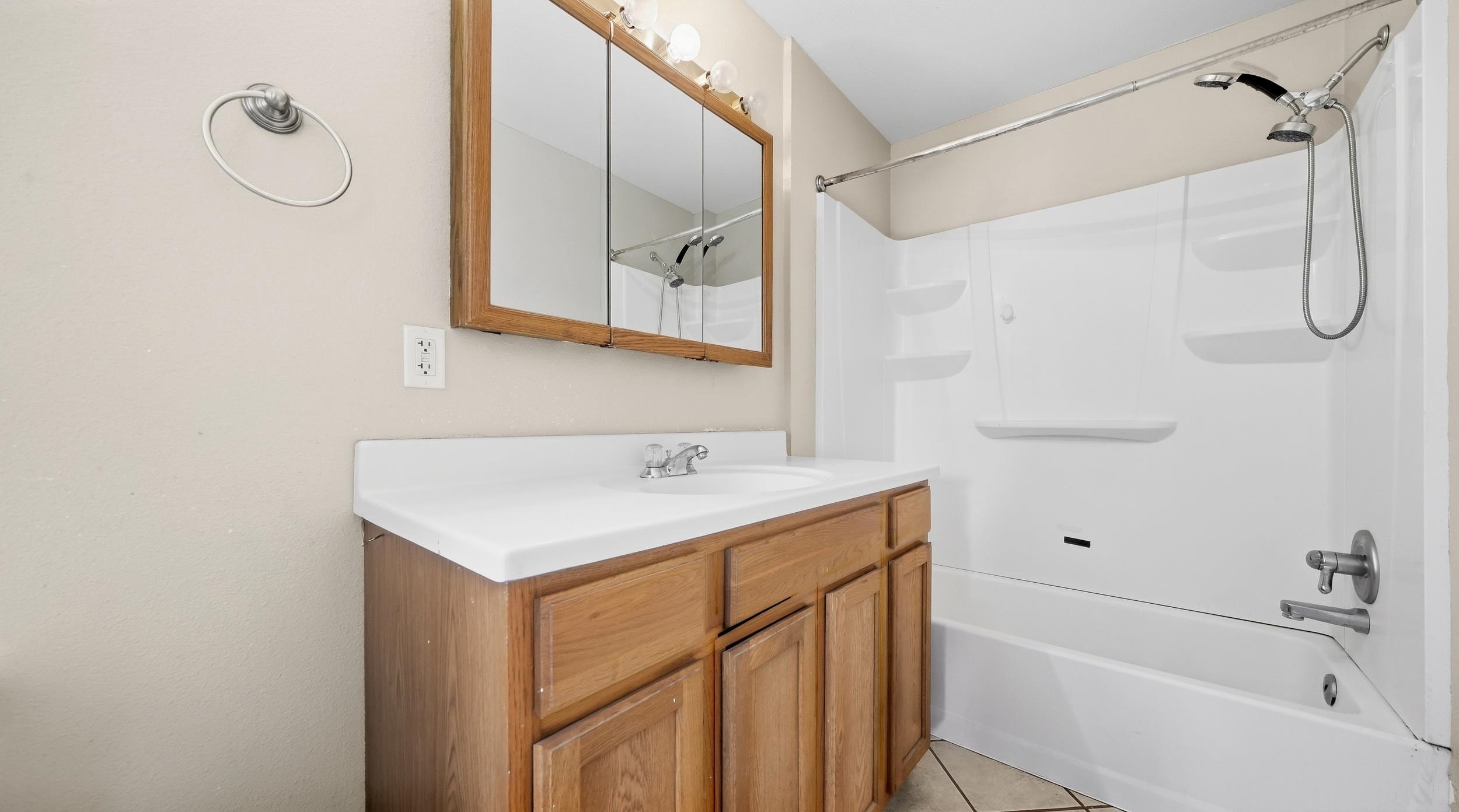 2208 Mudgett Street Property Photo 33