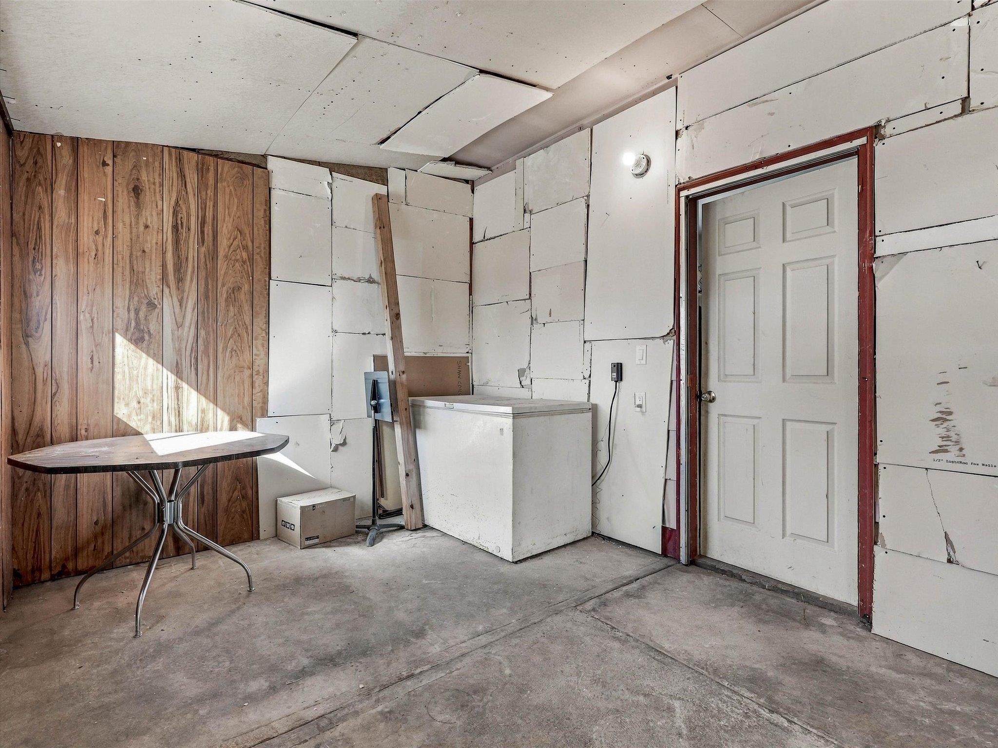 251 Village Lane Property Photo 29