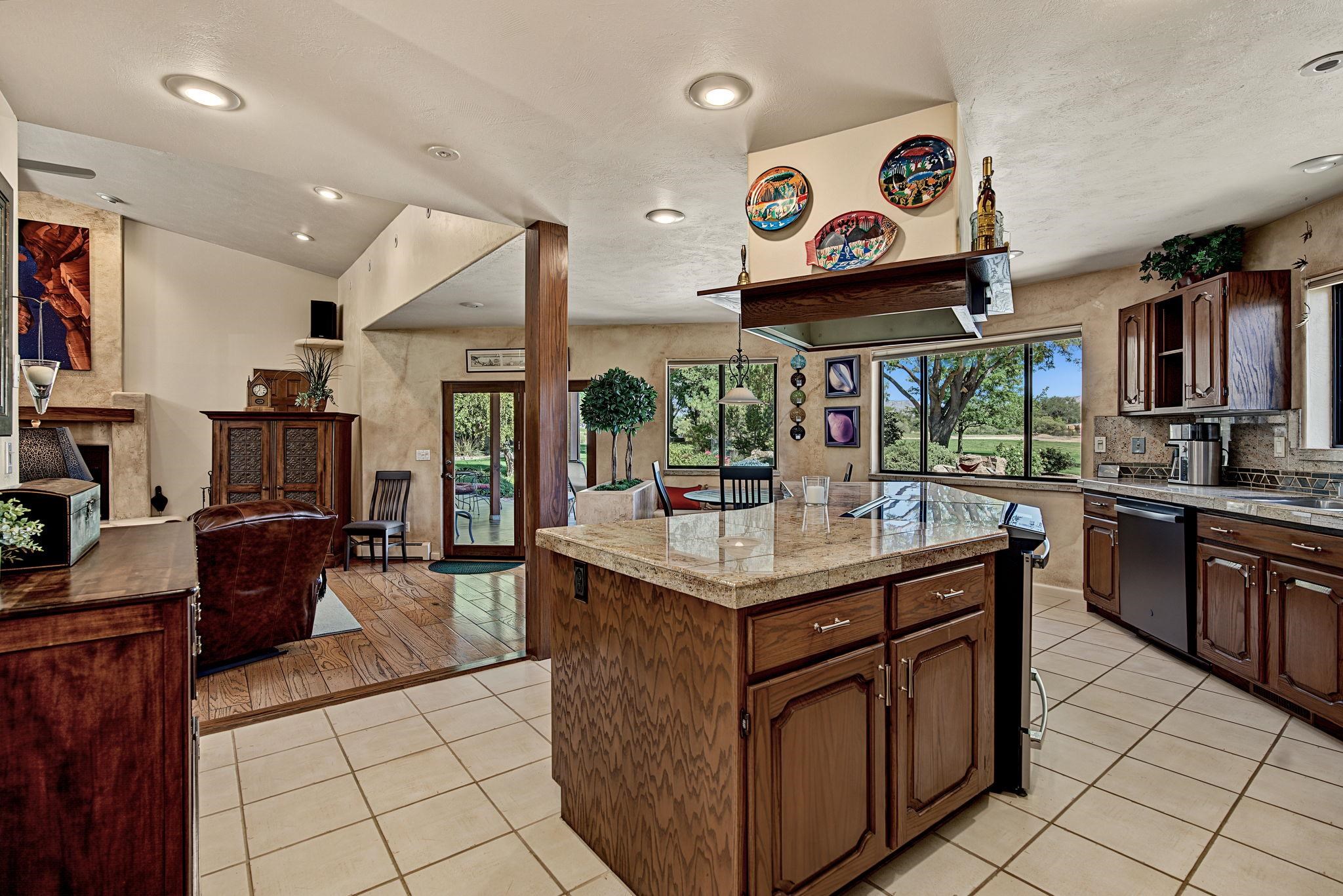 852 24 1/2 Road Property Photo 9