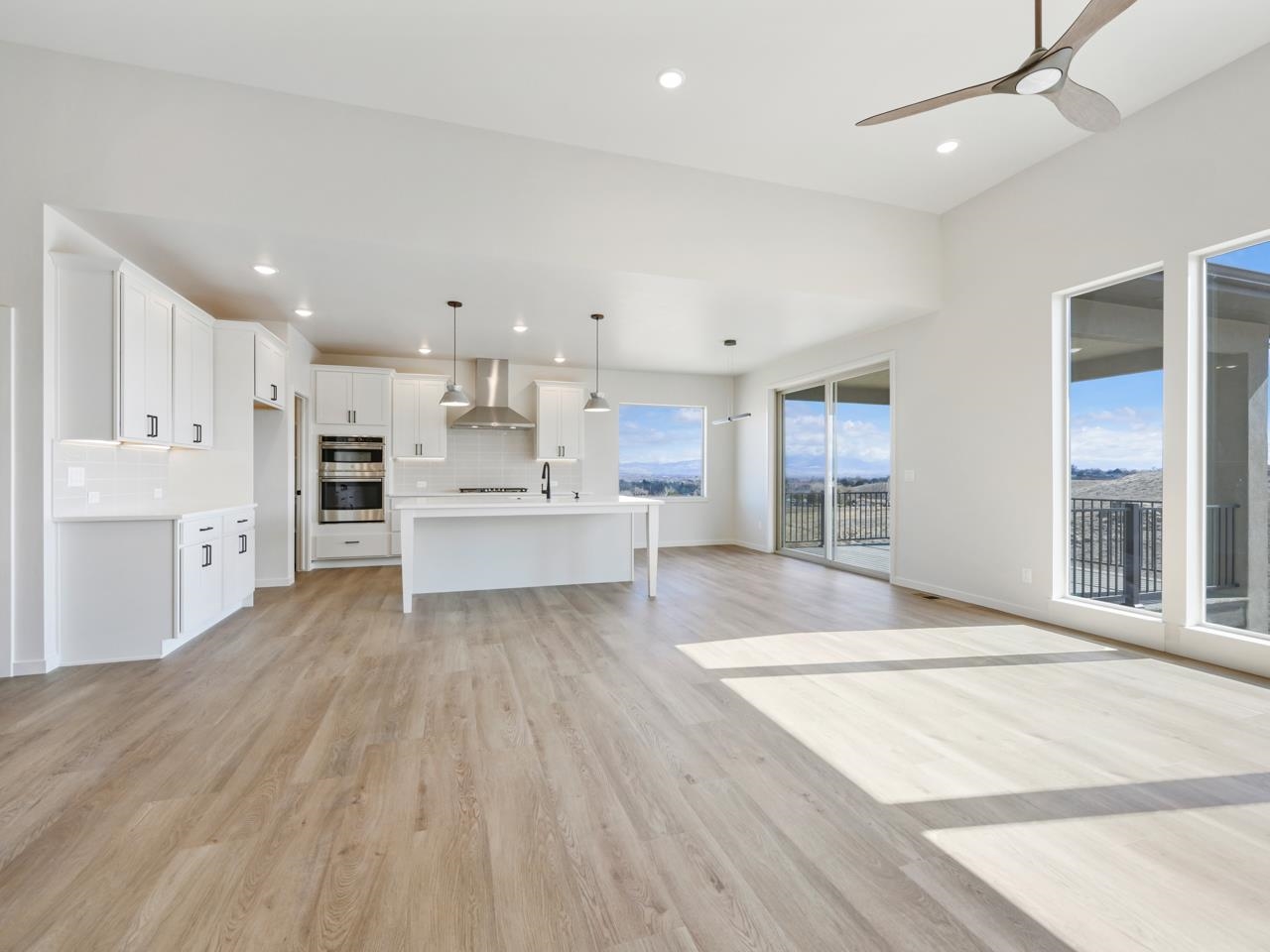 2298 Culebra Peak Court Property Photo 8