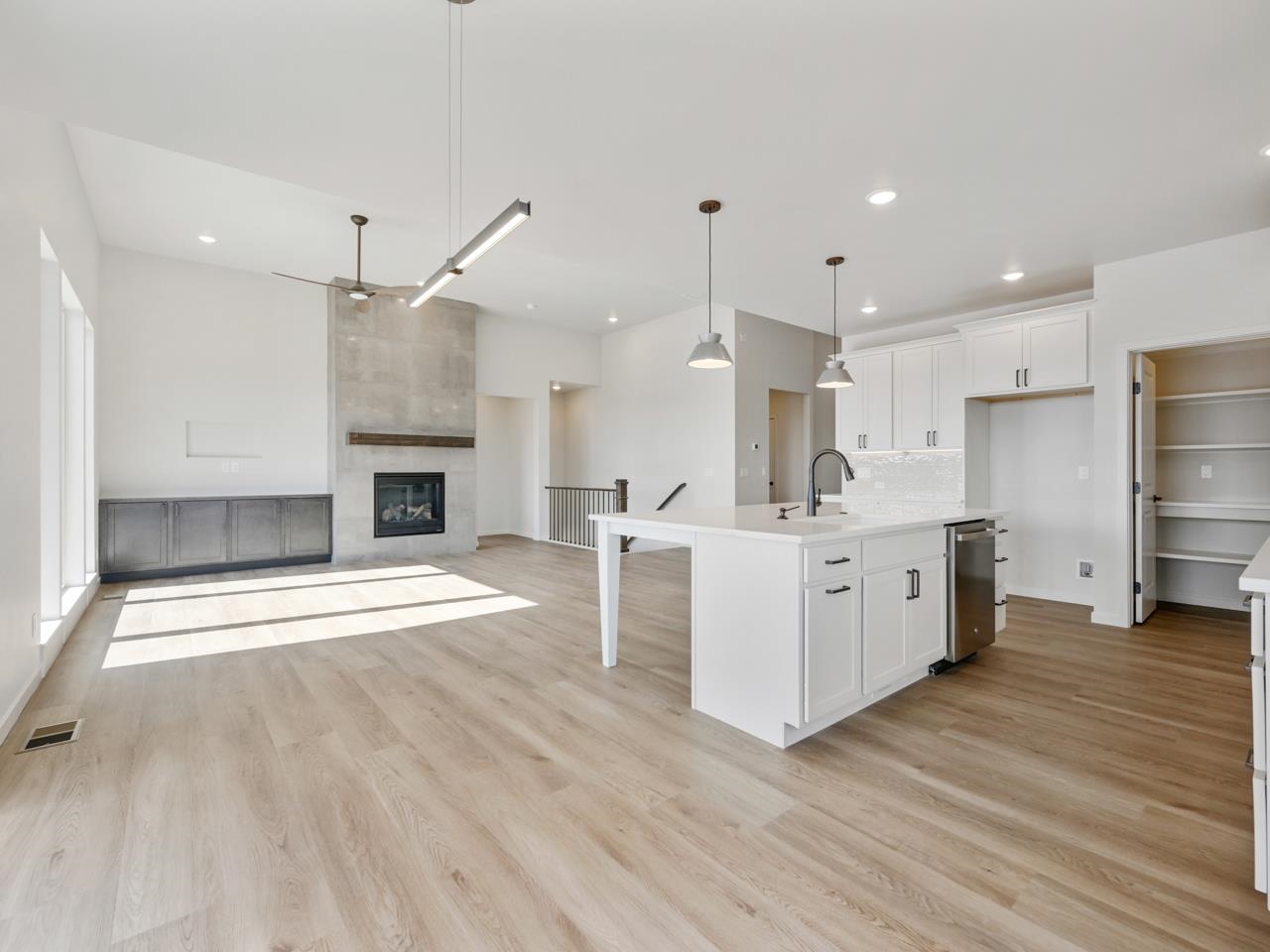 2298 Culebra Peak Court Property Photo 13