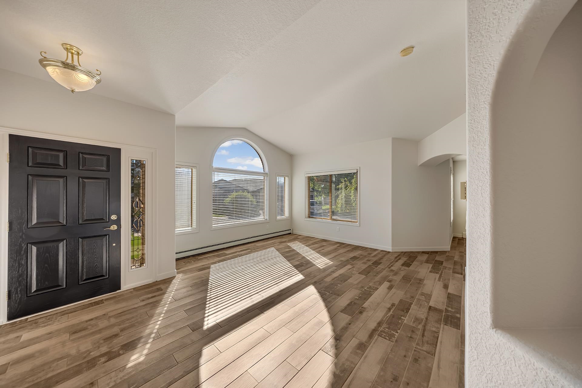 545 Pinnacle Court Property Photo 4