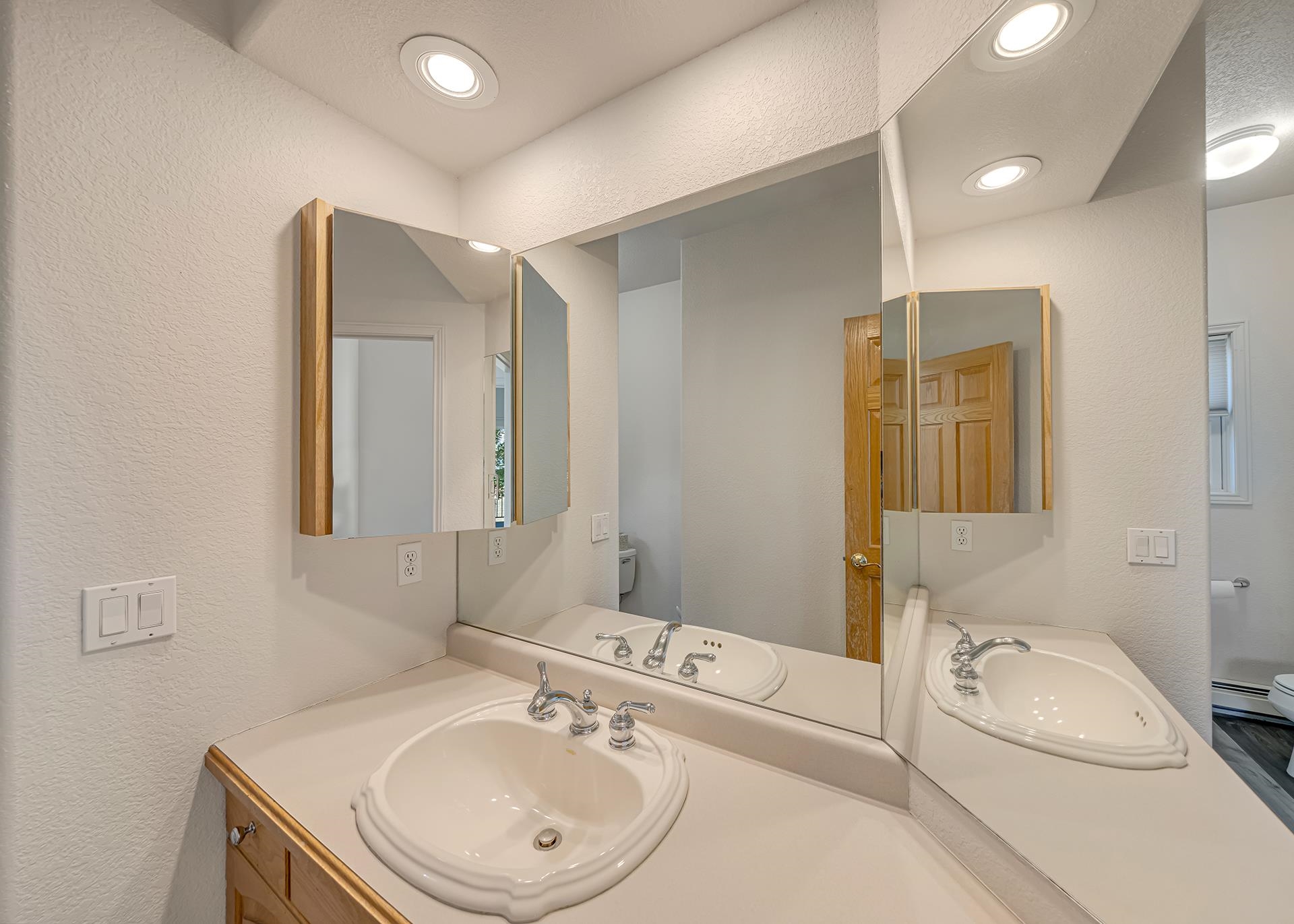 545 Pinnacle Court Property Photo 18
