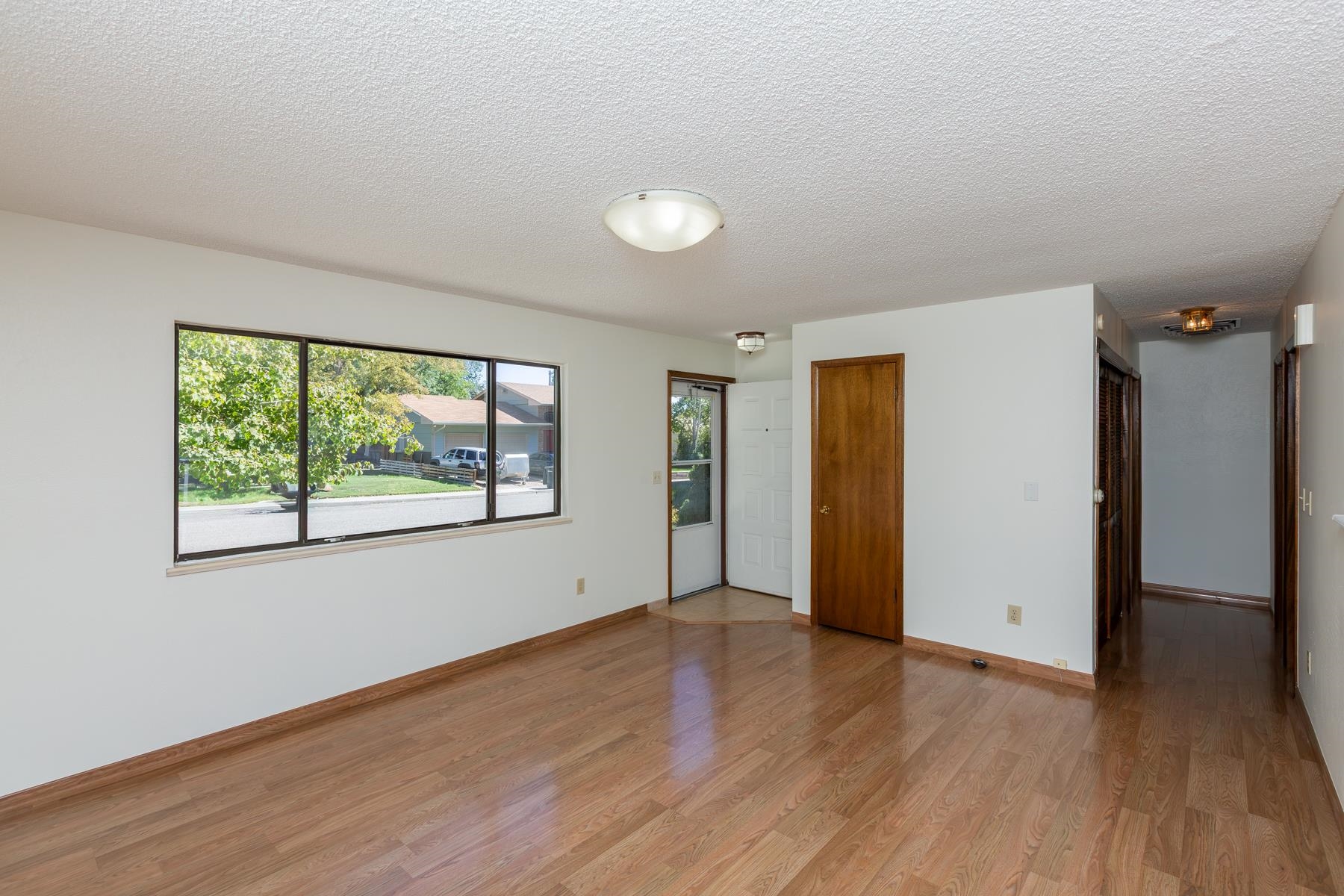 2221 N 17th Circle Property Photo 6