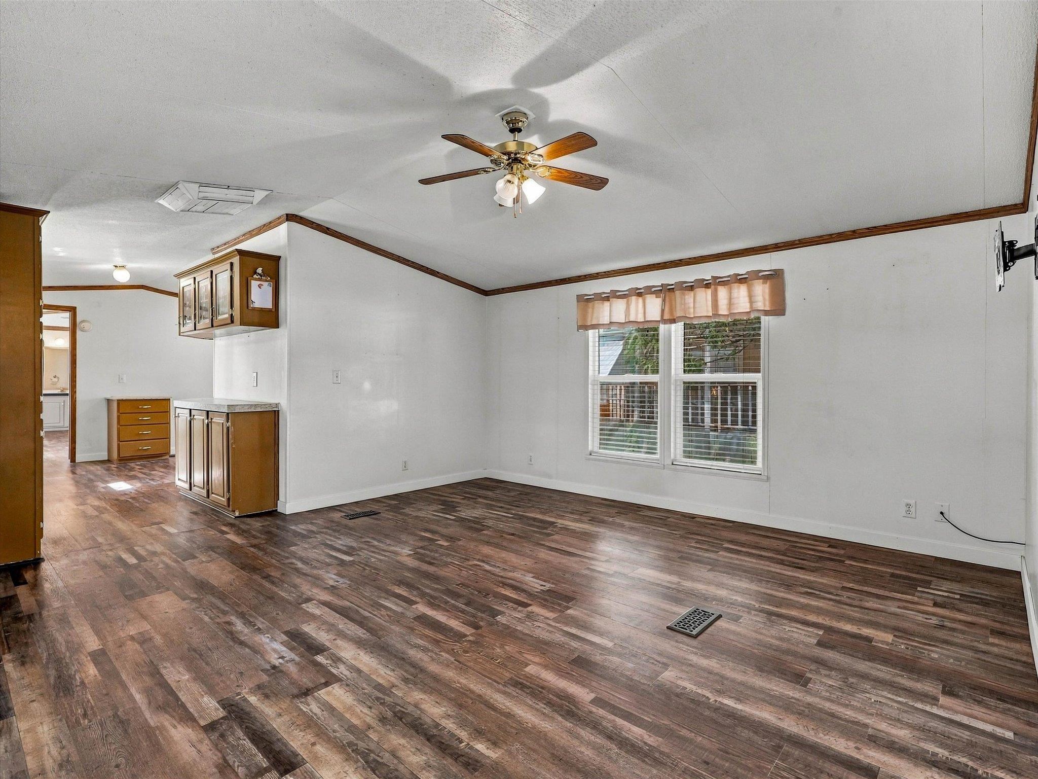 435 32 Road Property Photo 5