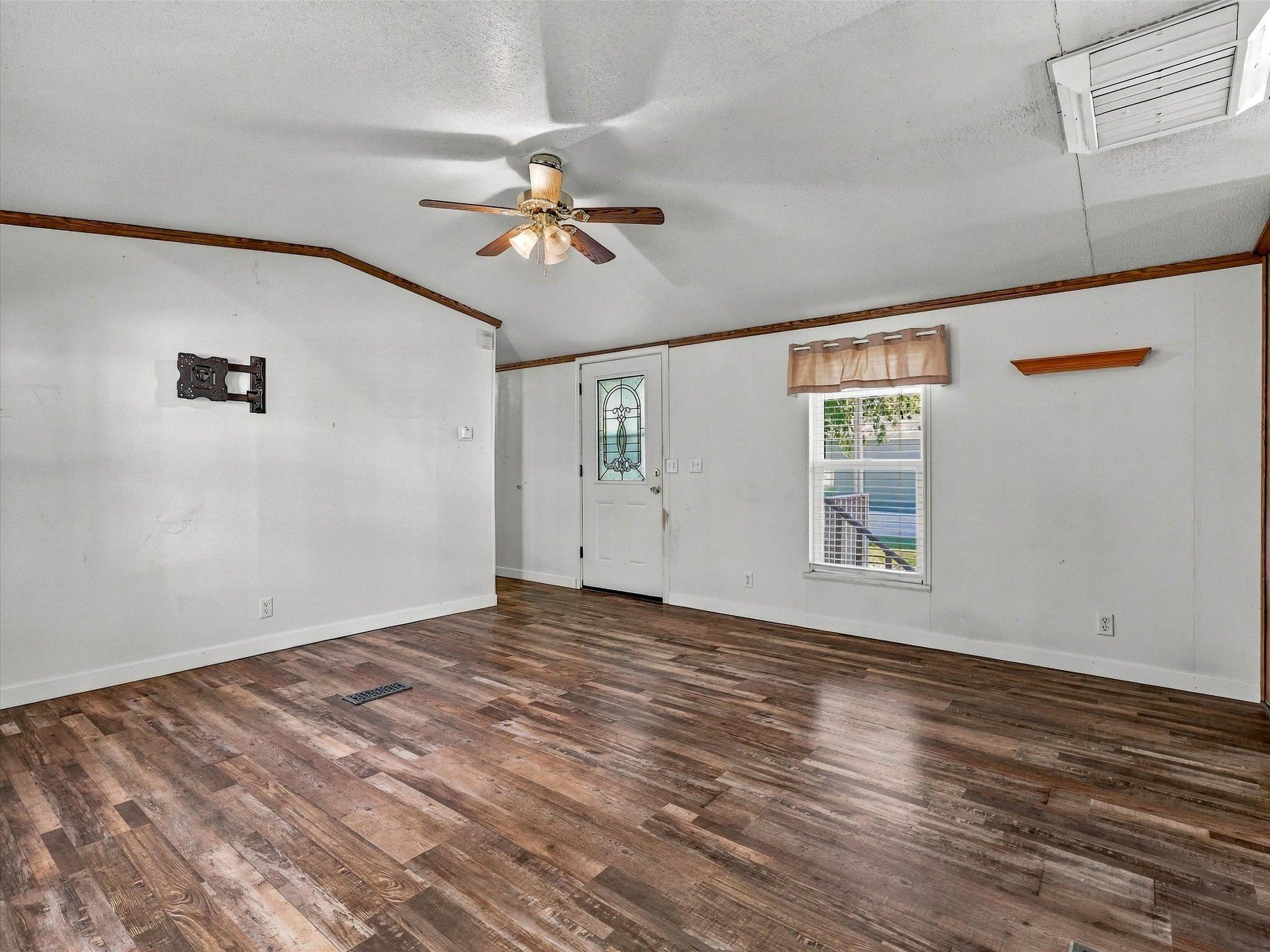 435 32 Road Property Photo 7