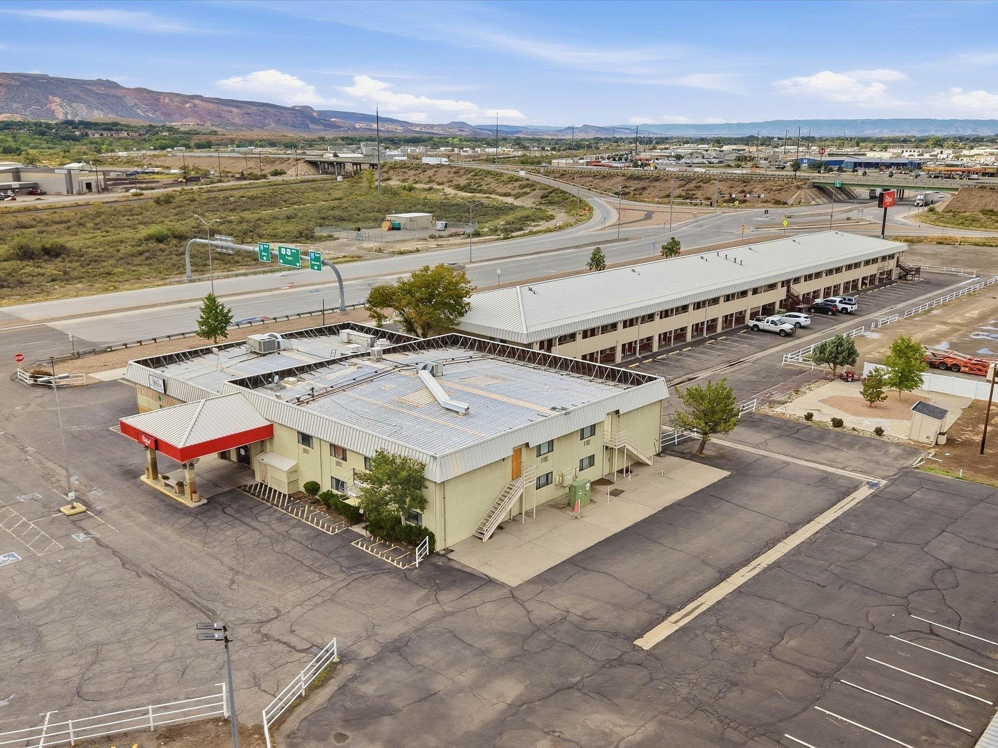 2210 Highway 6&50 Property Photo 4