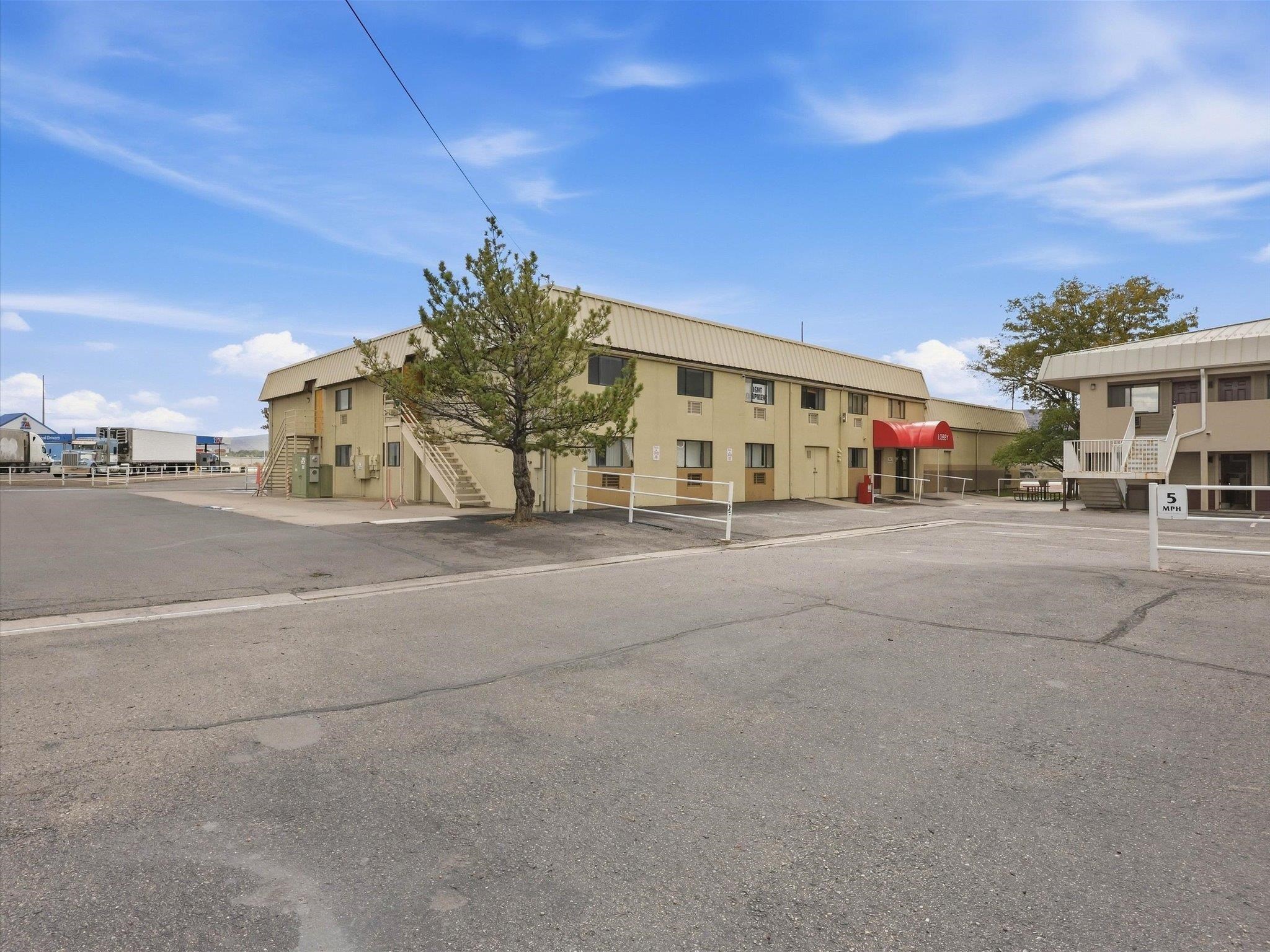 2210 Highway 6&50 Property Photo 28