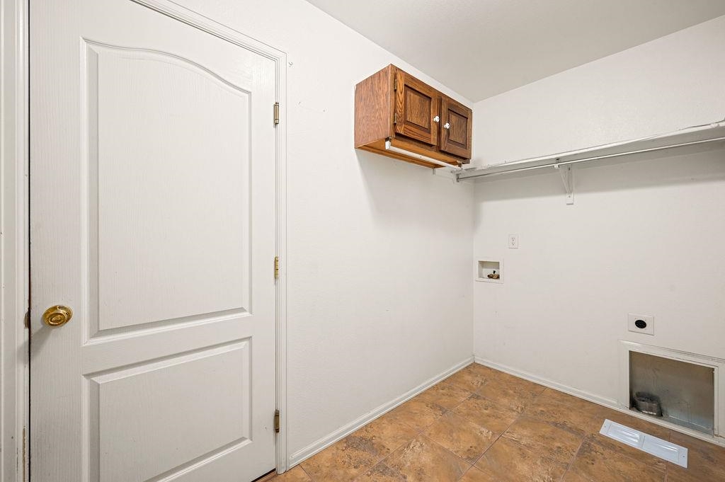 626 1/2 Maurine Lane Property Photo 29
