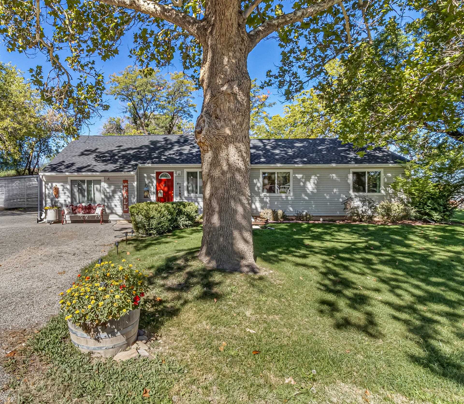 571 Meadowlark Lane Property Photo 2